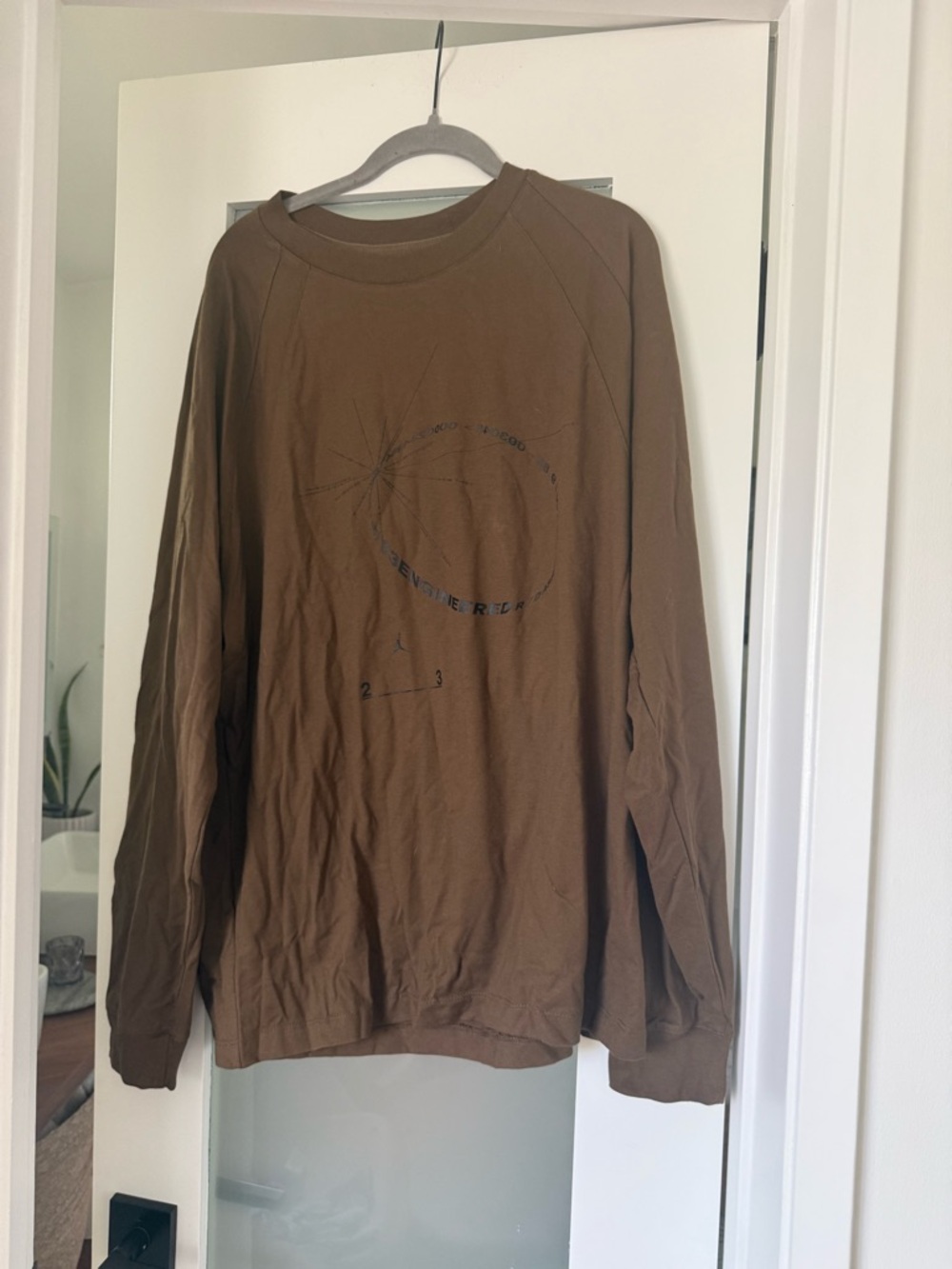 Jordan Brown Long-Sleeve Graphic long sleeved t-shirt. Never worn
